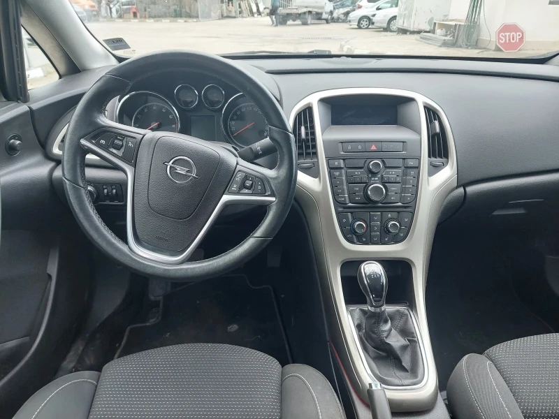 Opel Astra 1.4 I turbo, снимка 16 - Автомобили и джипове - 49276057