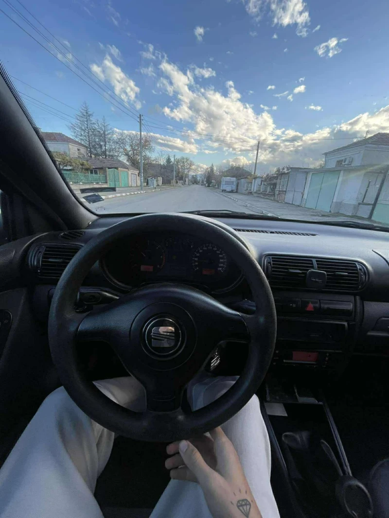 Seat Leon, снимка 3 - Автомобили и джипове - 52978343