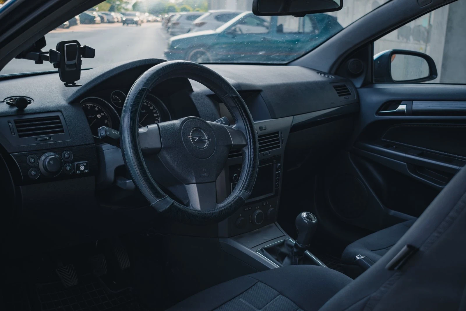 Opel Astra H GTC - изображение 8