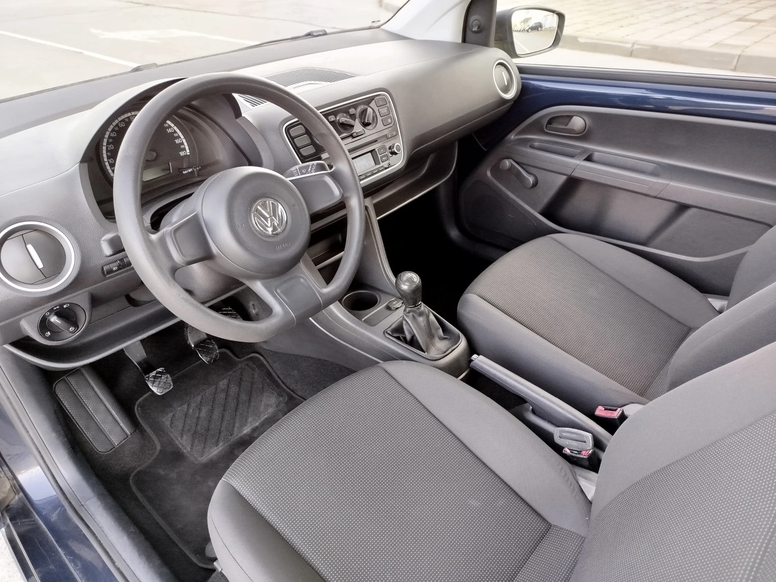 VW Up 1.0-LED-KLIMA - изображение 10