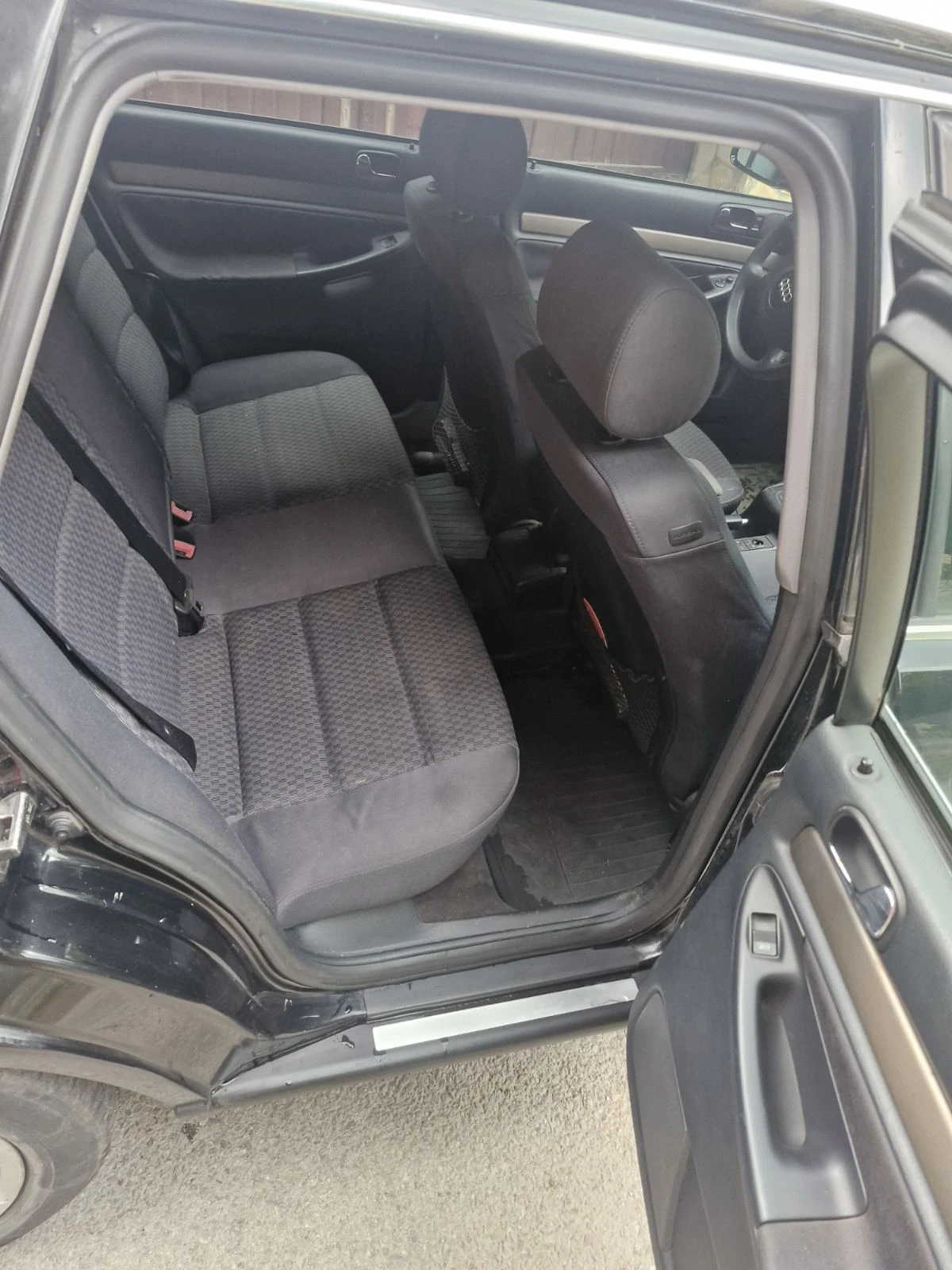 Audi A4 V-6 - изображение 7