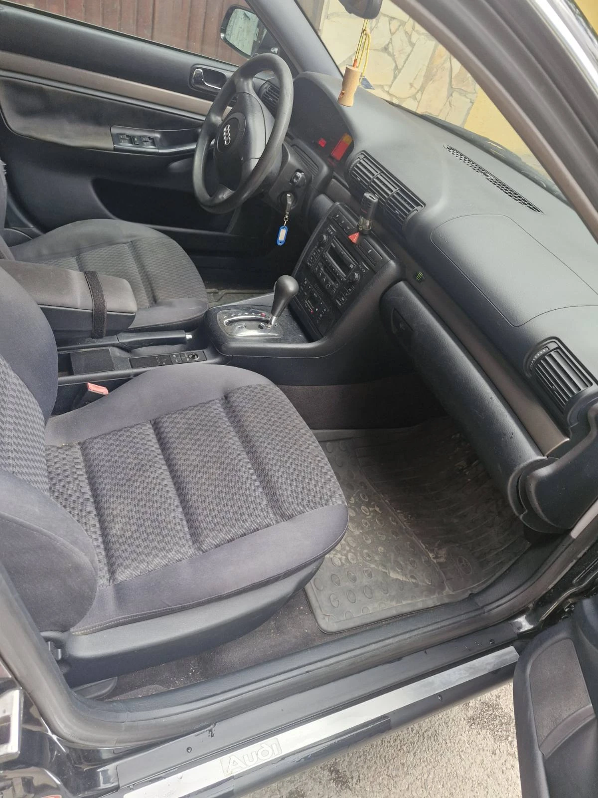 Audi A4 V-6 - изображение 6