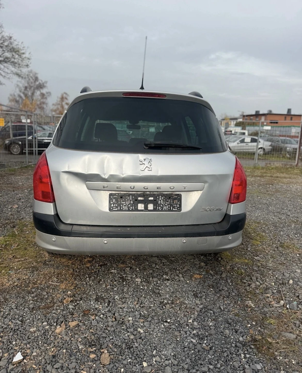 Peugeot 308 1.6hdi ОЧАКВАН ВНОС! - изображение 4