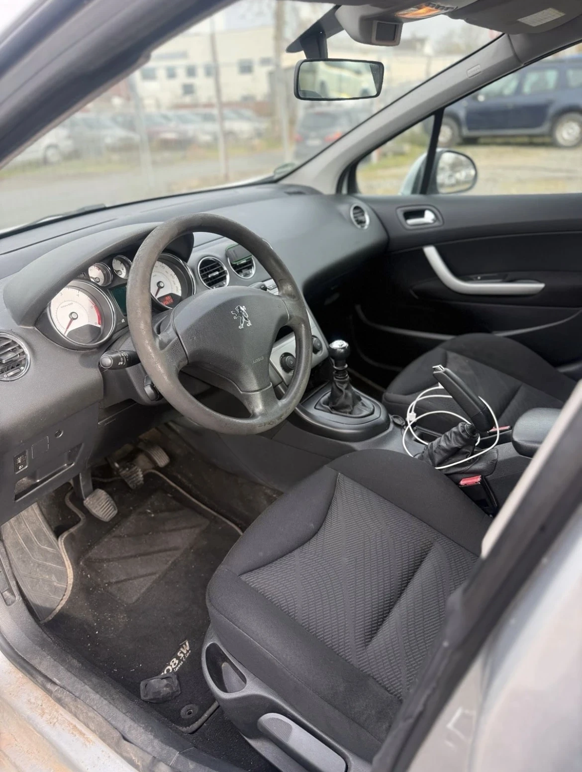 Peugeot 308 1.6hdi ОЧАКВАН ВНОС! - изображение 7