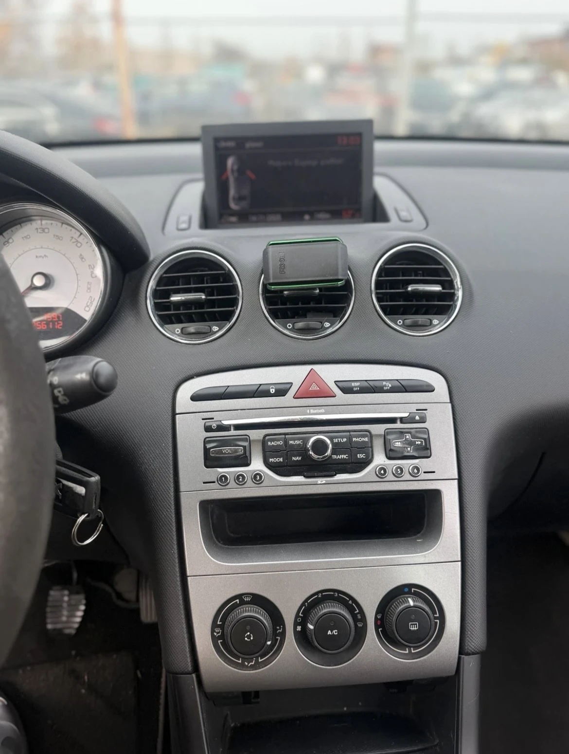 Peugeot 308 1.6hdi ОЧАКВАН ВНОС! - изображение 9