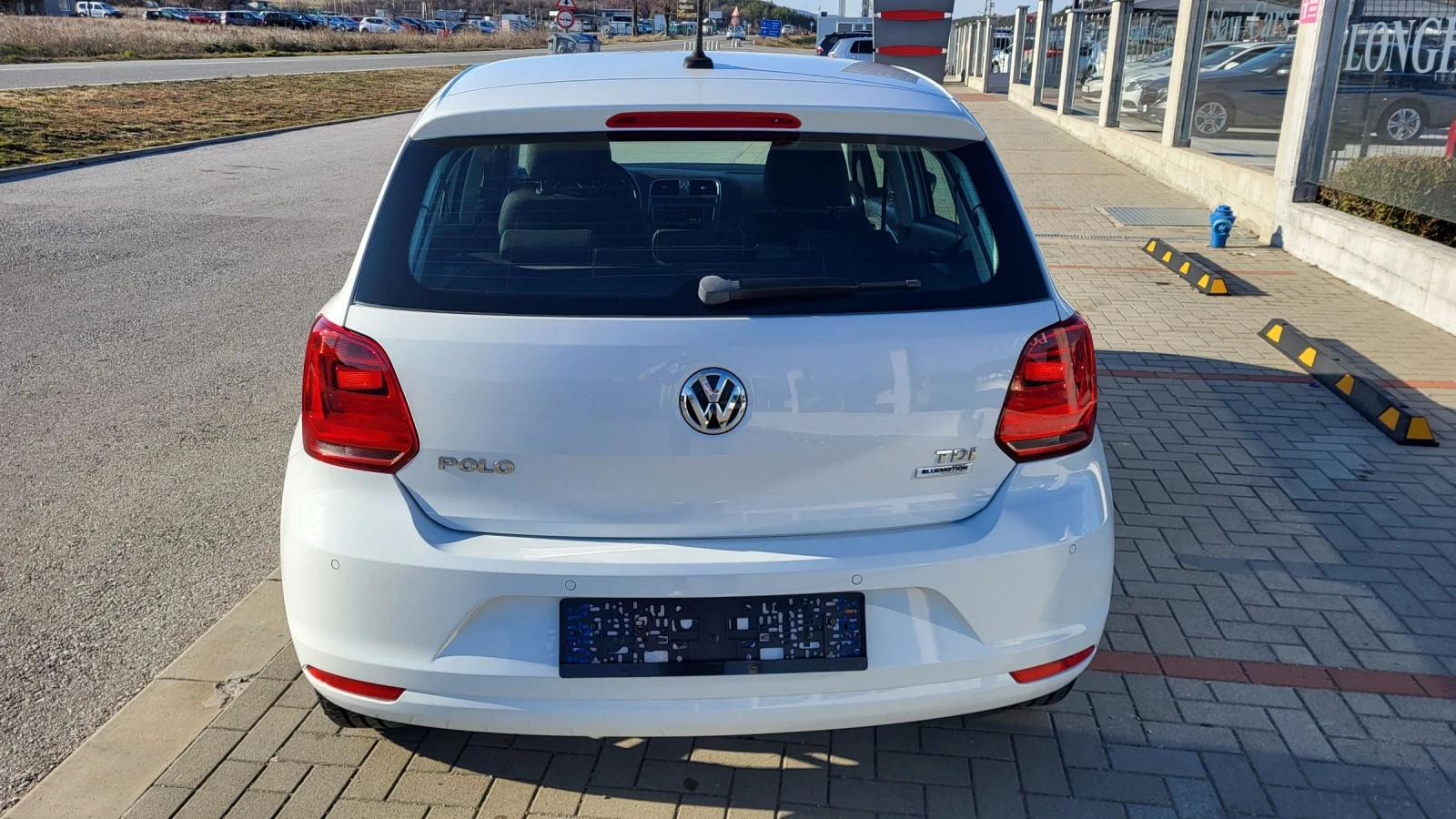 VW Polo 1.4 TDI LOUNGE* TECH* EURO 6* NAVI - изображение 4