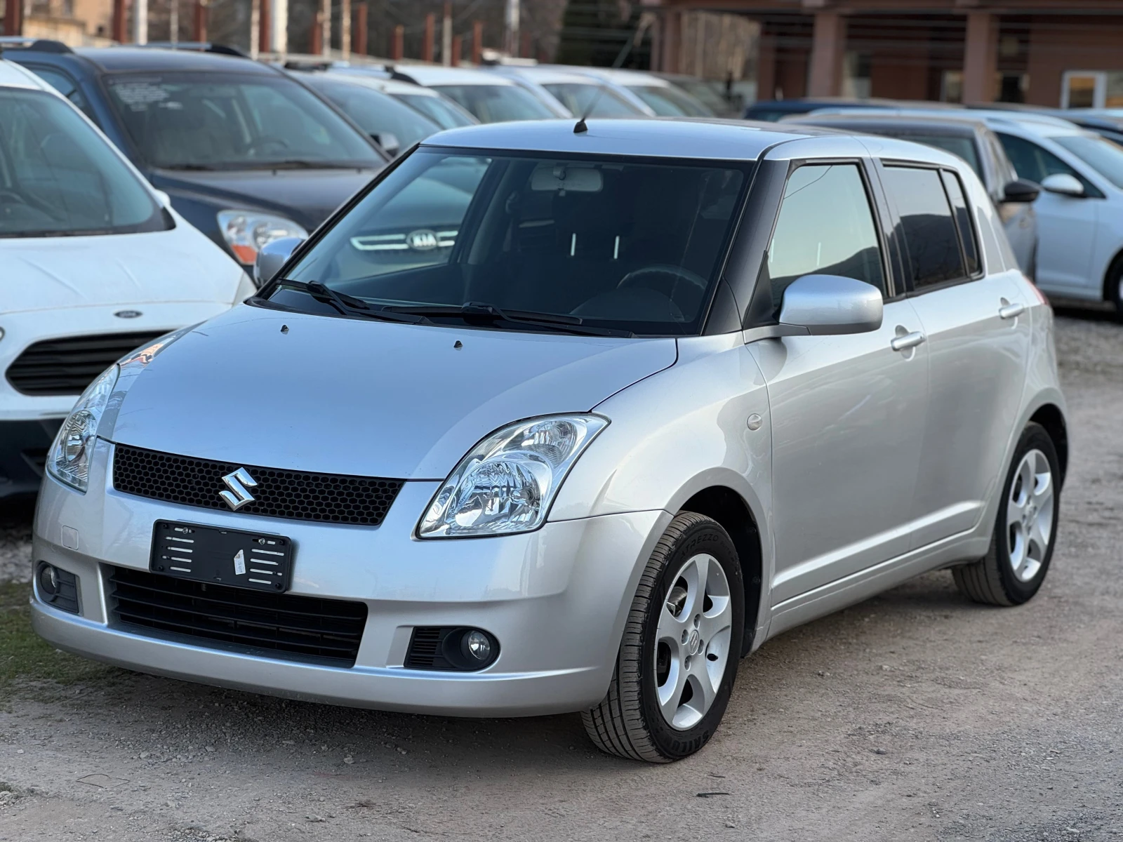 Suzuki Swift 1.3i * AUTOMATIC, снимка 4 - Автомобили и джипове - 53839255