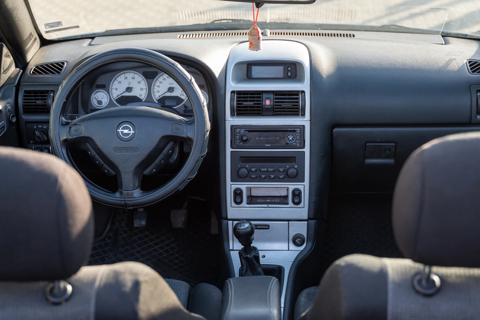 Opel Astra Bertone, снимка 16 - Автомобили и джипове - 53893045