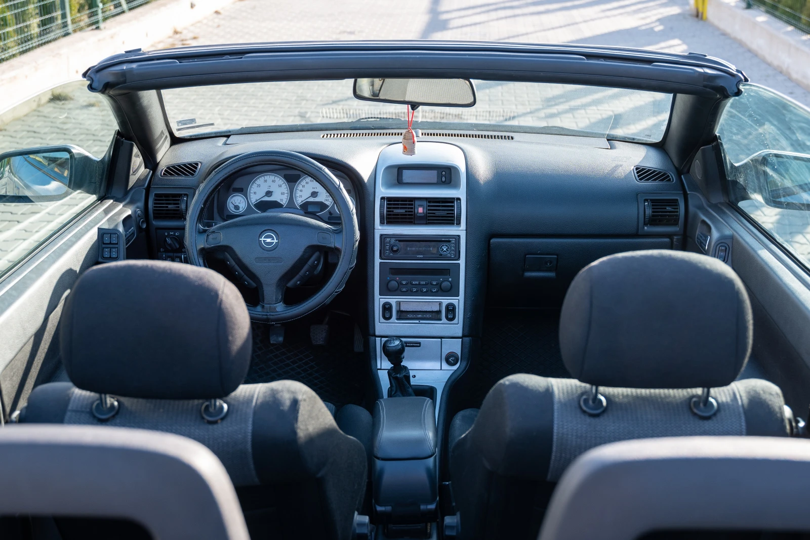 Opel Astra Bertone, снимка 2 - Автомобили и джипове - 53893045