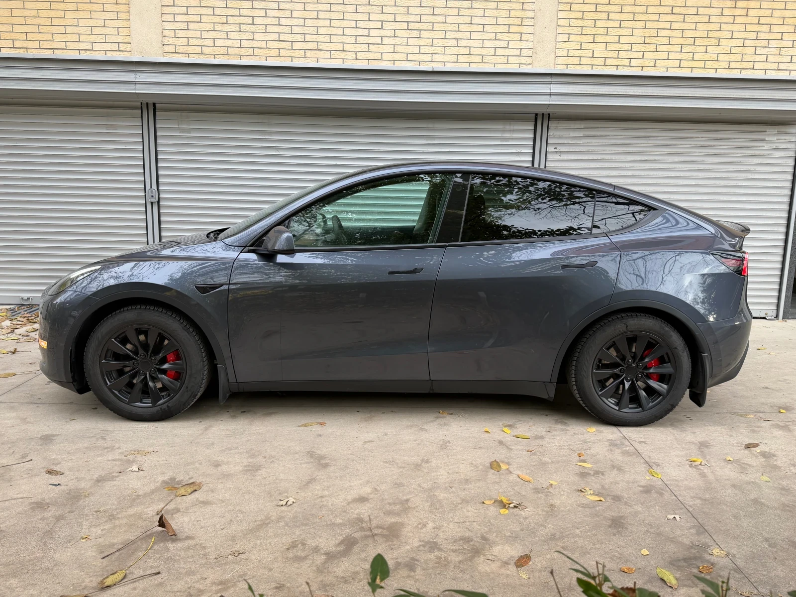 Tesla Model Y Performance , снимка 2 - Автомобили и джипове - 53943277