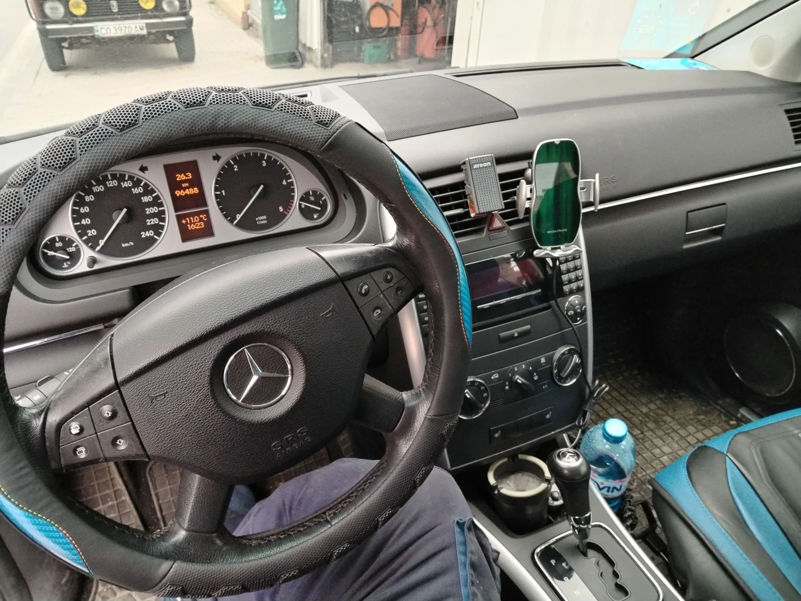 Mercedes-Benz B 180 Комби, снимка 3 - Автомобили и джипове - 54036495