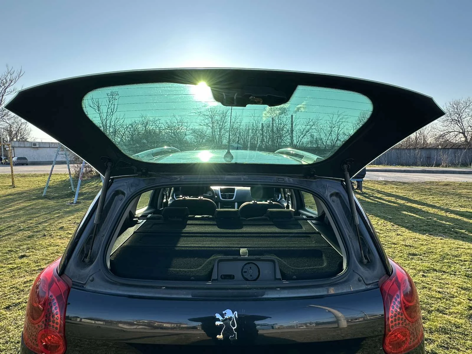 Peugeot 207 SW 1.4 VTI, снимка 4 - Автомобили и джипове - 54064146