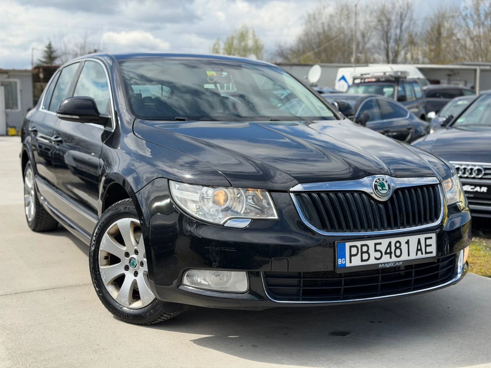 Skoda Superb 2.0TDI = DSG = CLIMATRONIC = PDC = СЕРВИЗНА ИСТОРИ, снимка 3 - Автомобили и джипове - 54191803