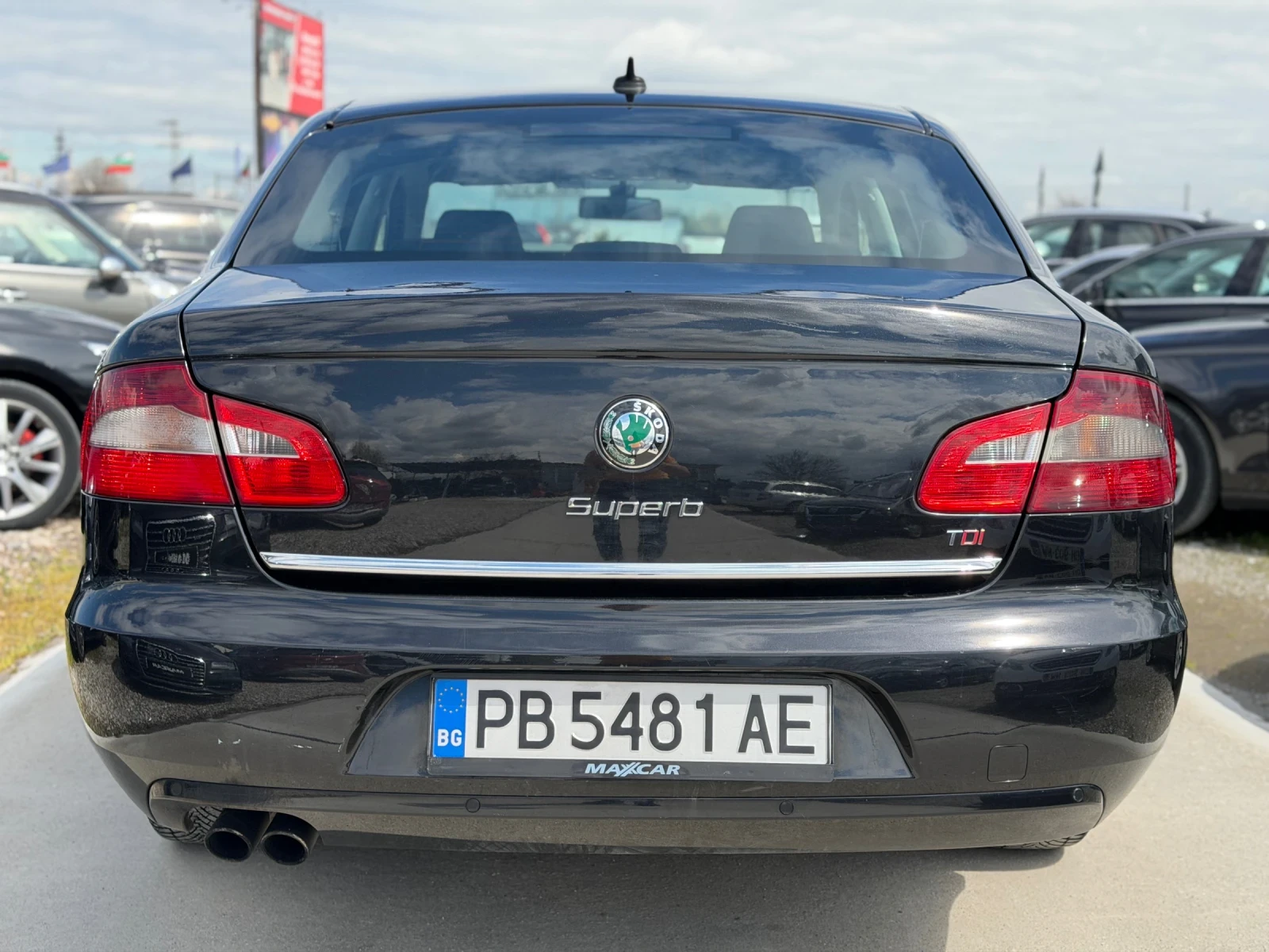 Skoda Superb 2.0TDI = DSG = CLIMATRONIC = PDC = СЕРВИЗНА ИСТОРИ, снимка 5 - Автомобили и джипове - 54191803