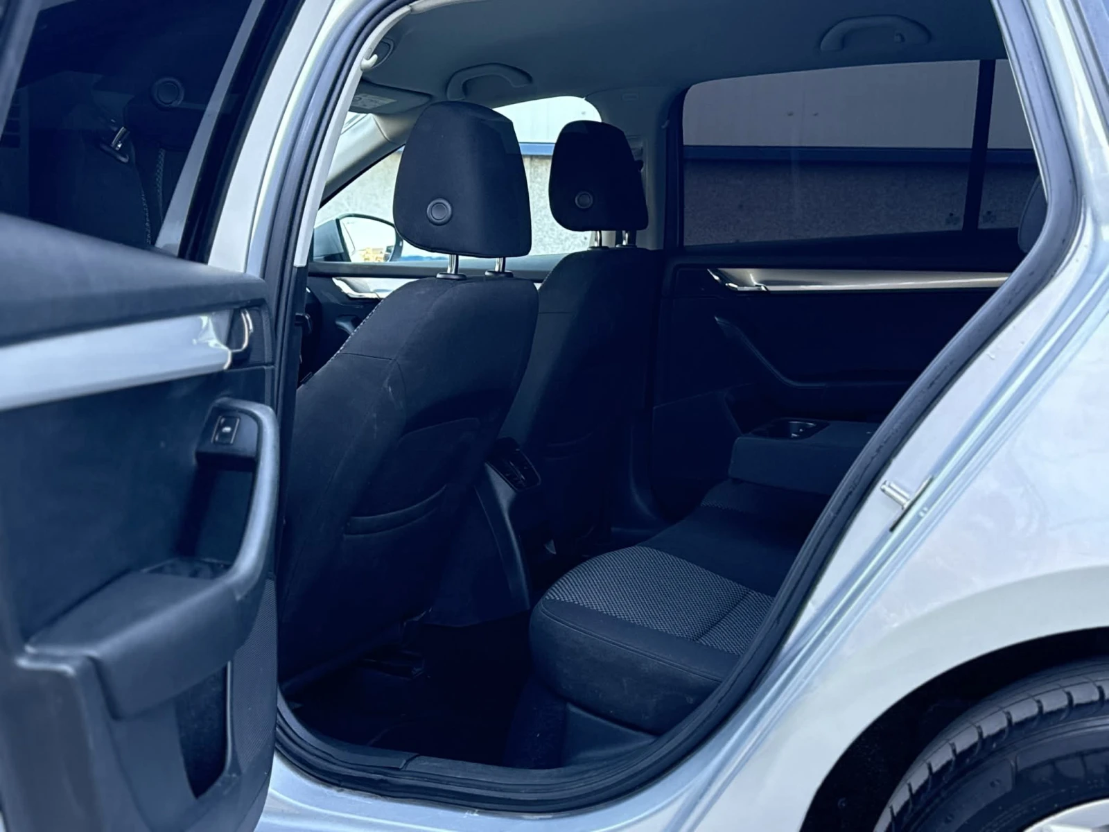 Skoda Octavia 4x4, снимка 17 - Автомобили и джипове - 54286028