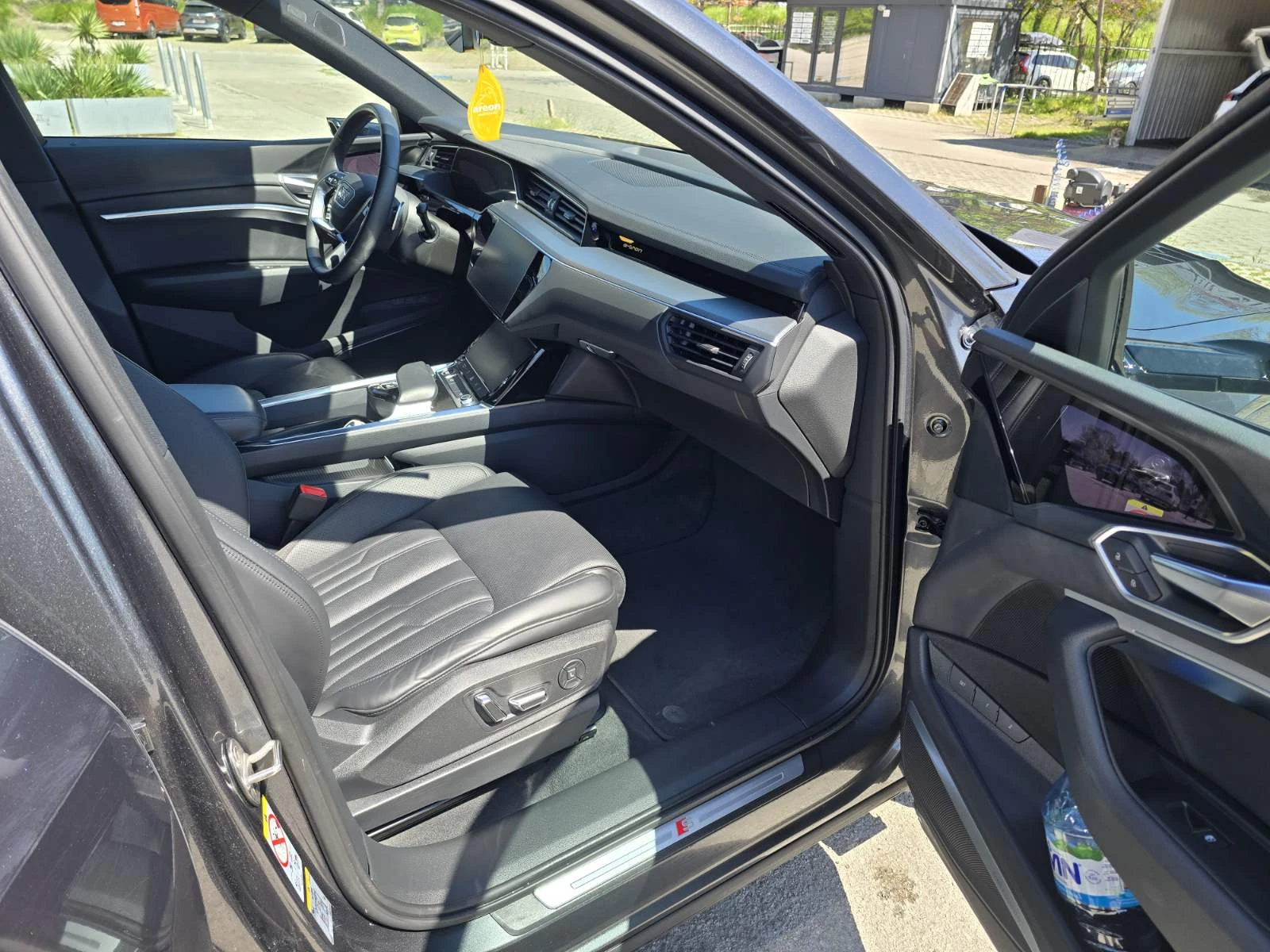 Audi E-Tron 55 black optic, снимка 11 - Автомобили и джипове - 54325058