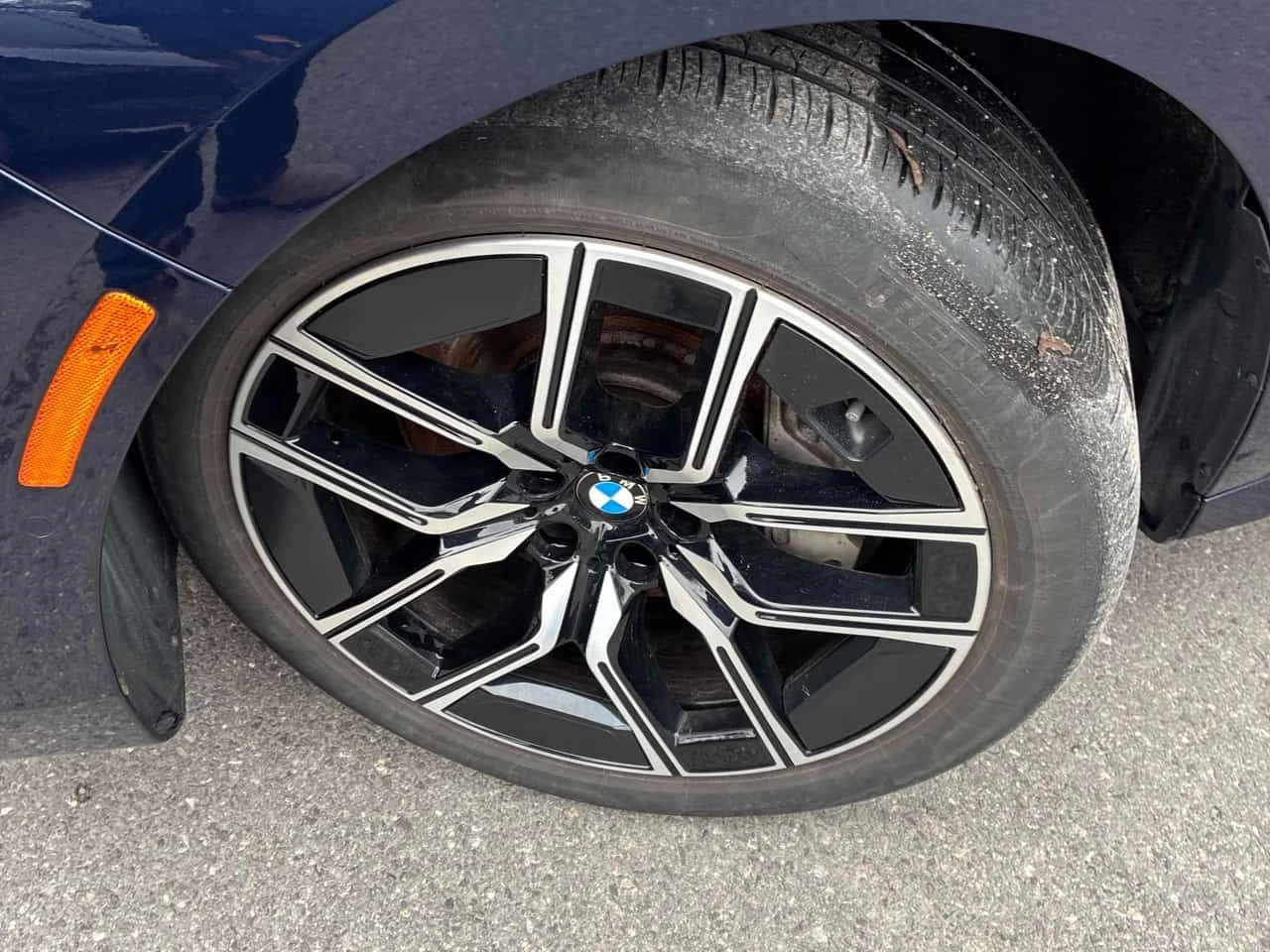 BMW 750 * 750e xDrive * ПРЕДСТАВИТЕЛСТВО * ДИСТРОНИК * 360, снимка 7 - Автомобили и джипове - 54434292