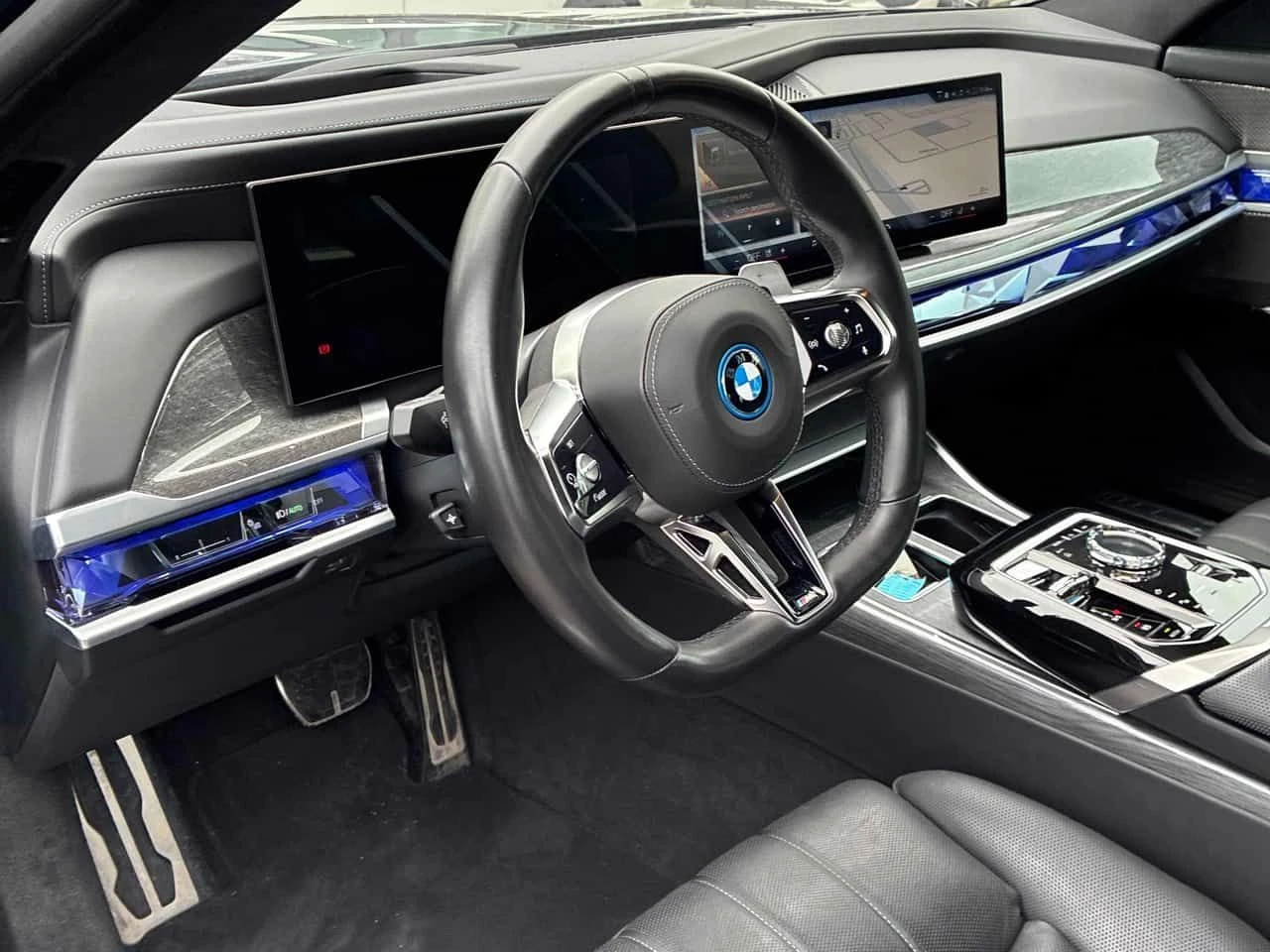 BMW 750 * 750e xDrive * ПРЕДСТАВИТЕЛСТВО * ДИСТРОНИК * 360, снимка 5 - Автомобили и джипове - 54434292