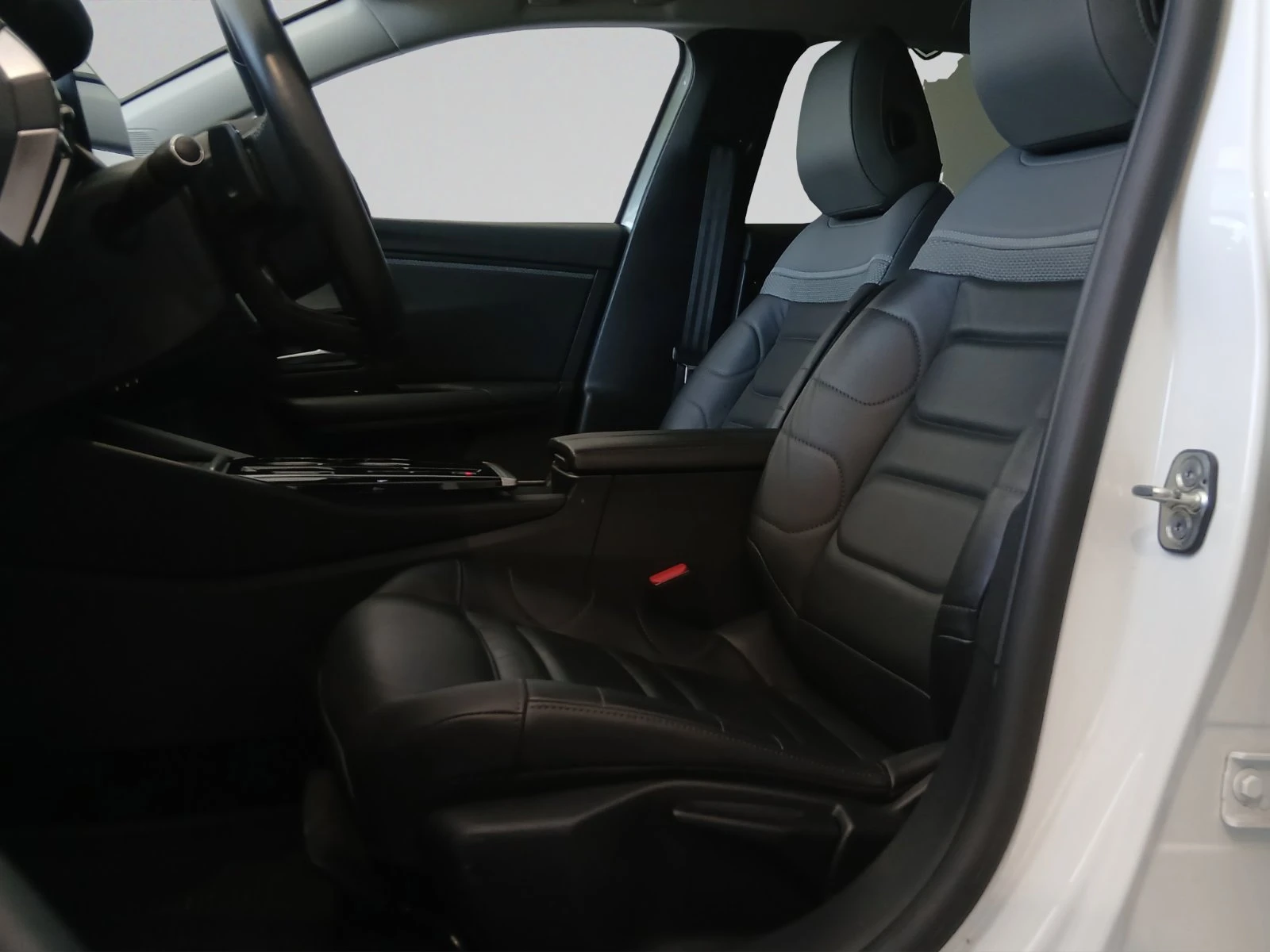 Citroen C5X SHINE PureTech 130 S&S EAT8, снимка 9 - Автомобили и джипове - 54832676