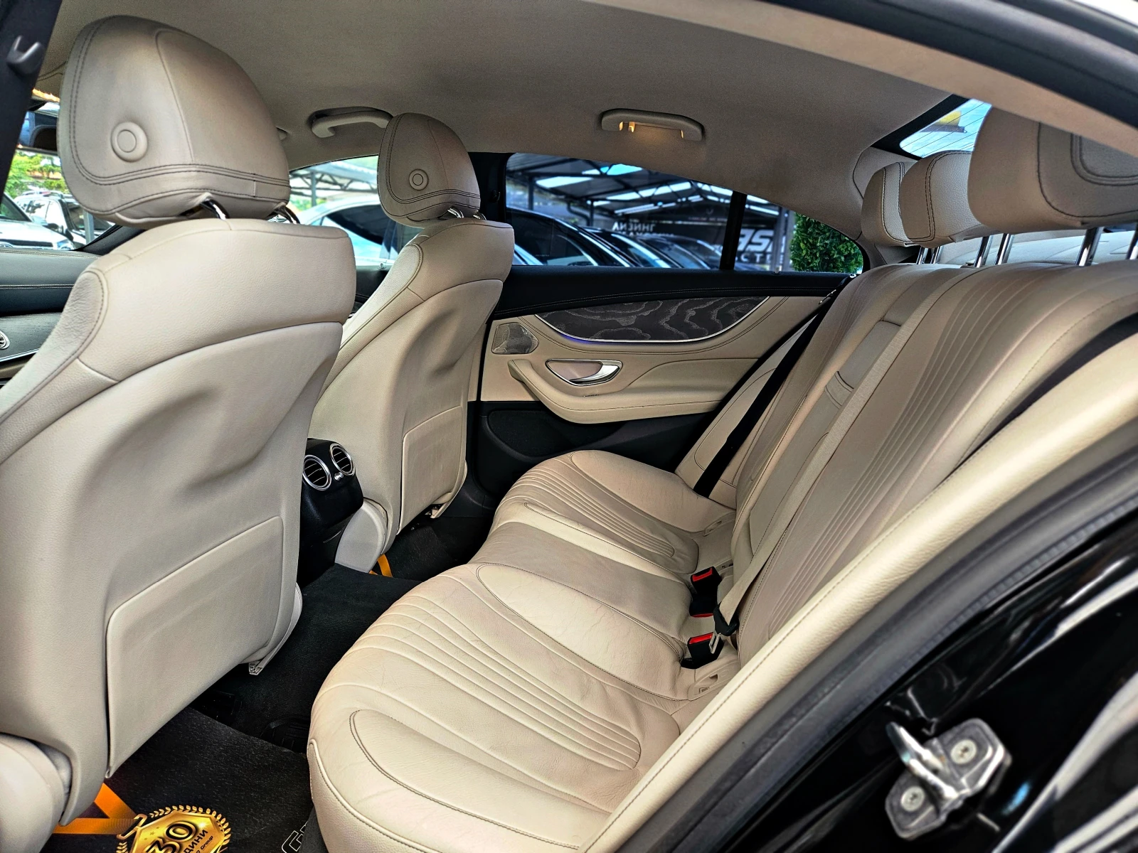 Mercedes-Benz CLS 350 AMG/4MAT/DISTR/CAMERA/CAR PLAY/AMBIЕNT/ПОДГРЕВ/LIZ, снимка 16 - Автомобили и джипове - 54940605