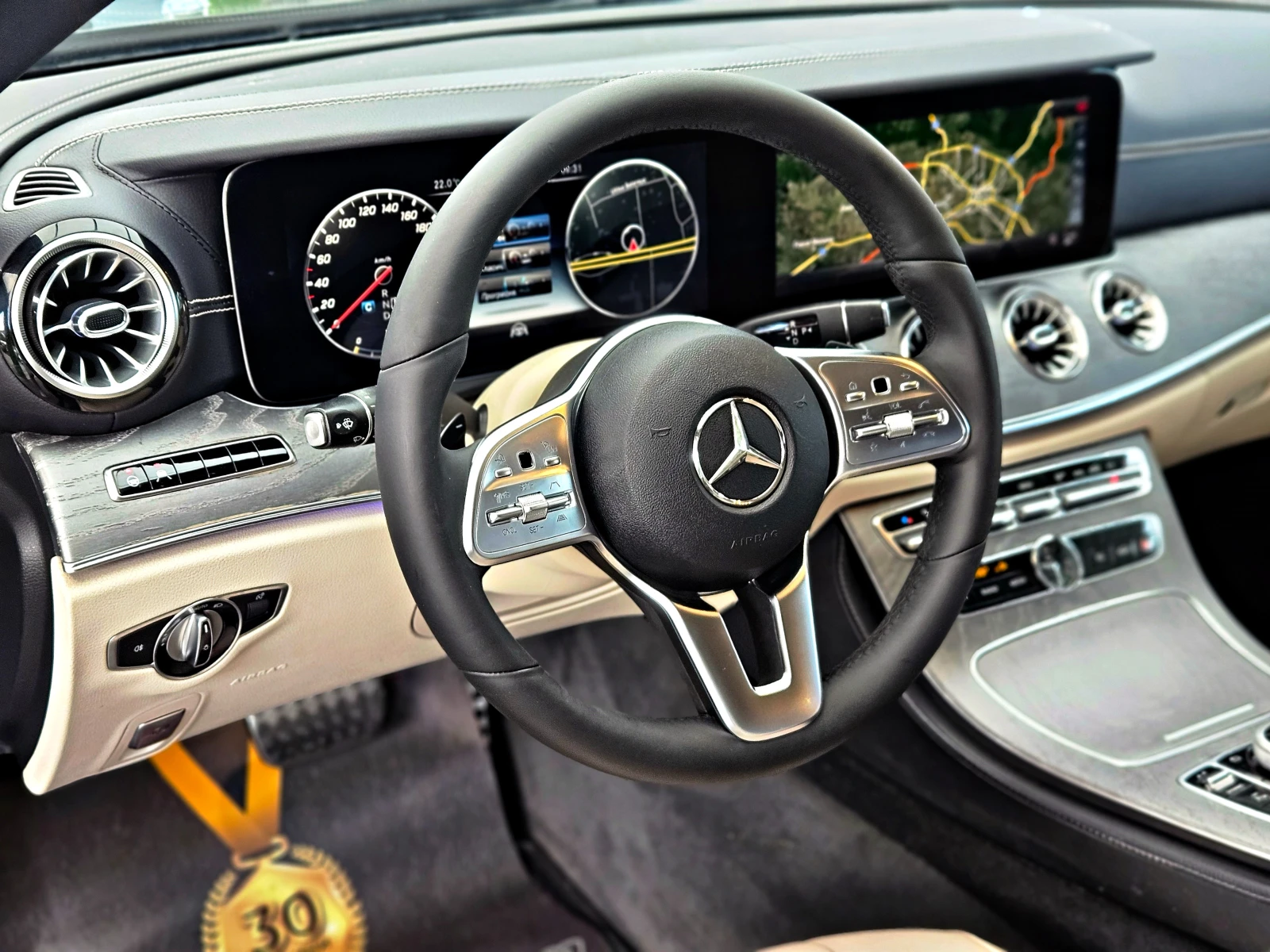 Mercedes-Benz CLS 350 AMG/4MAT/DISTR/CAMERA/CAR PLAY/AMBIЕNT/ПОДГРЕВ/LIZ, снимка 10 - Автомобили и джипове - 54940605