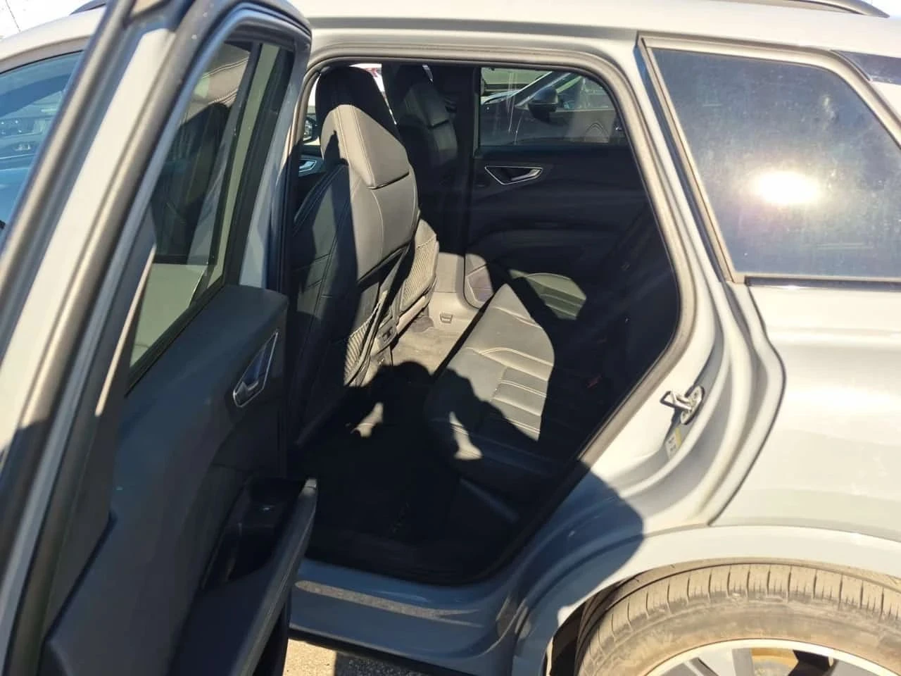 Audi E-Tron, снимка 9 - Автомобили и джипове - 56737565