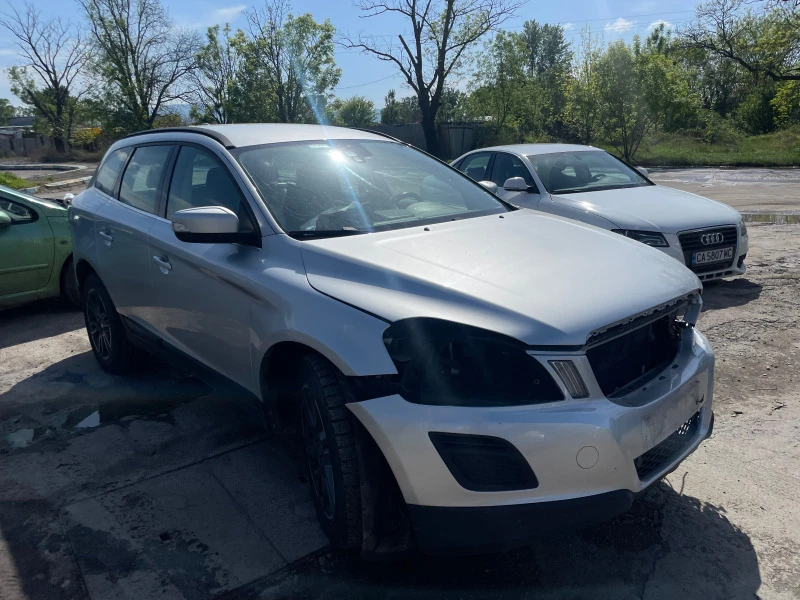 Volvo XC60 2.4D, снимка 1 - Автомобили и джипове - 45404042