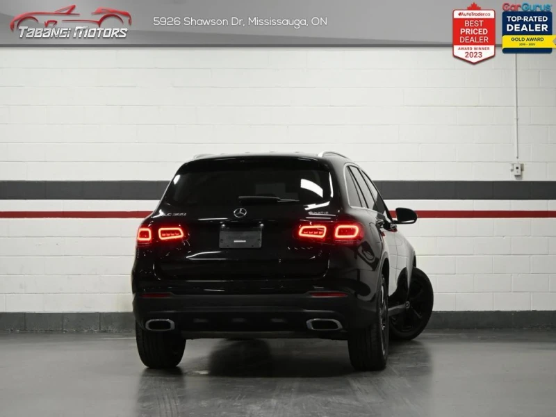 Mercedes-Benz GLC * 300 4MATIC No Accident Navigation Panoramic Roof, снимка 2 - Автомобили и джипове - 52892398