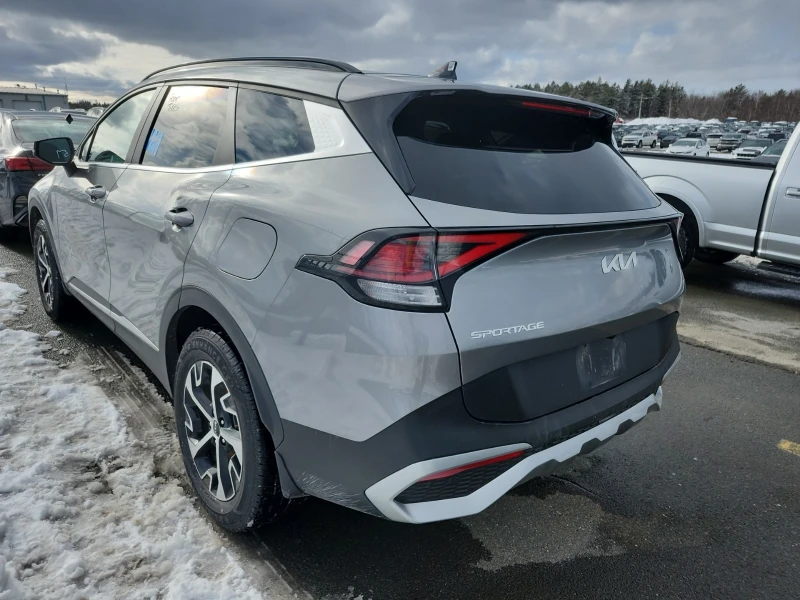 Kia Sportage EX| PANO| 4x4| LANE ASSIST| CARFAX, снимка 4 - Автомобили и джипове - 53431260