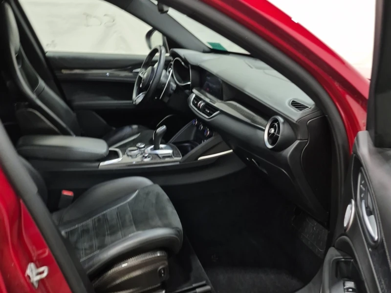 Alfa Romeo Stelvio * QUADRIFOGLIO* * Aвтокредит* * Пълна сервизна ист, снимка 12 - Автомобили и джипове - 53431935