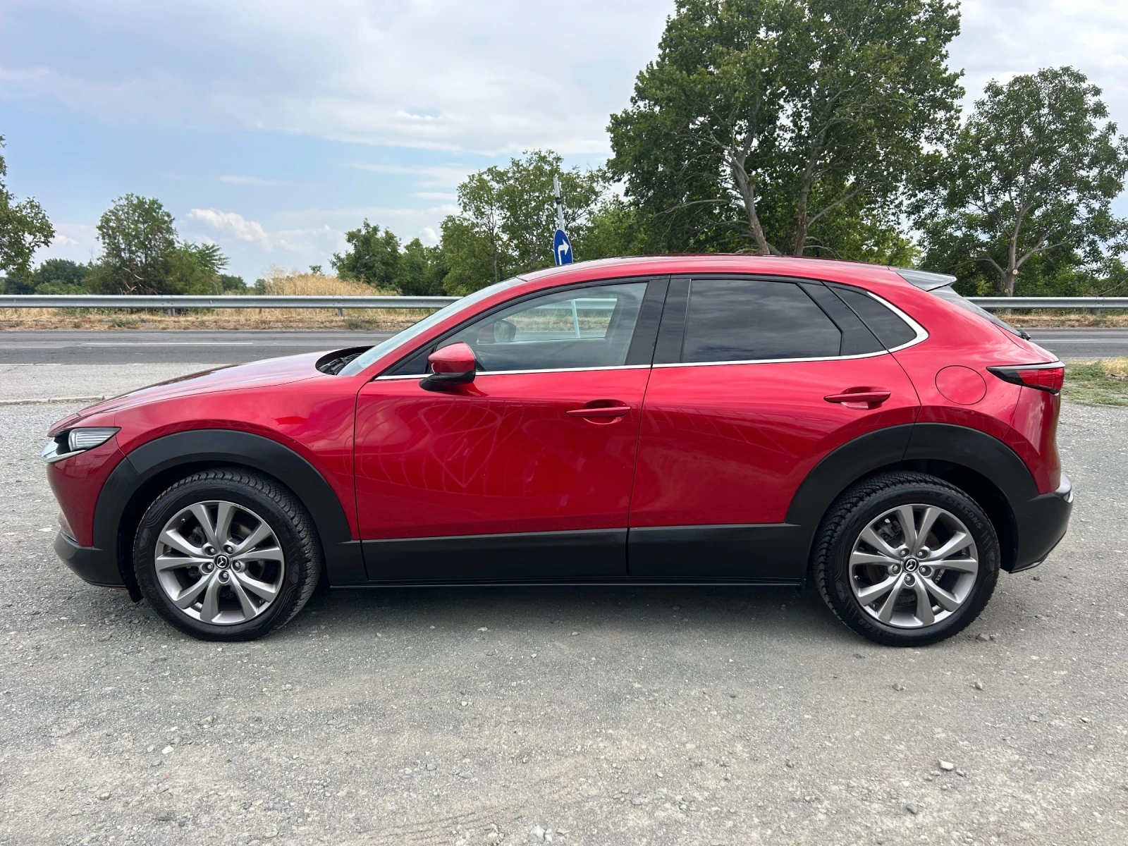 Mazda CX-30 2.0i MILD-HYBRID / REVOLUTION / 360КАМЕРА / ЕВРО6+ - изображение 8