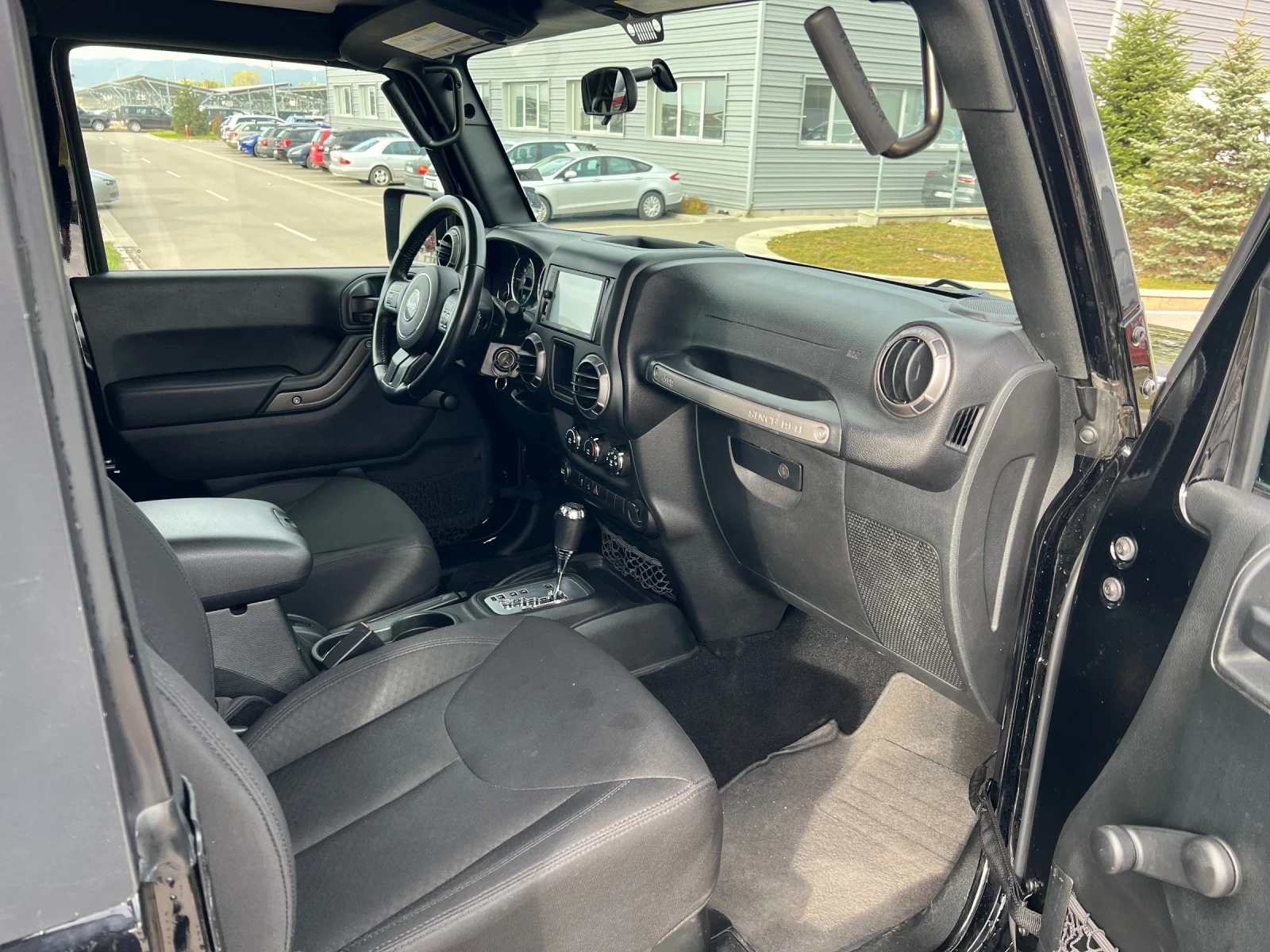 Jeep Wrangler 3.6 V6 AUTOMATIC - изображение 9