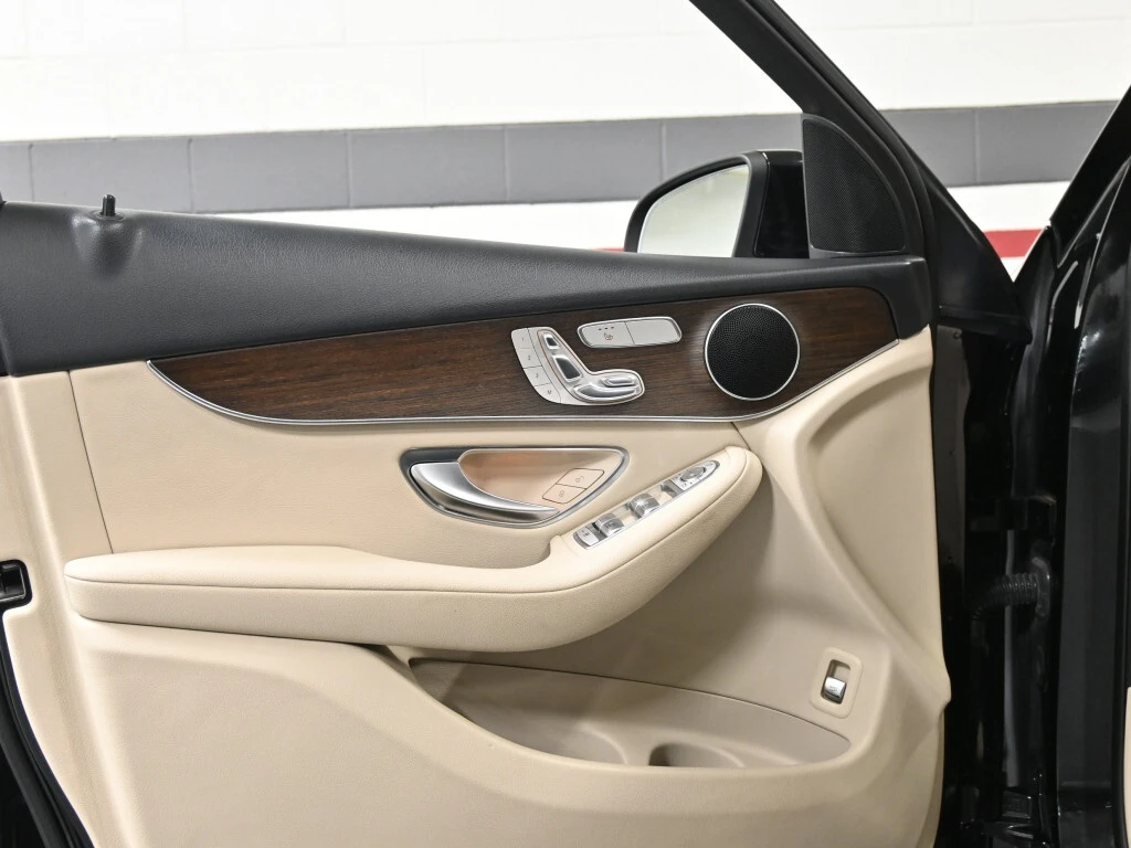 Mercedes-Benz GLC * 300 4MATIC No Accident Navigation Panoramic Roof | Mobile.bg � ����������� 12