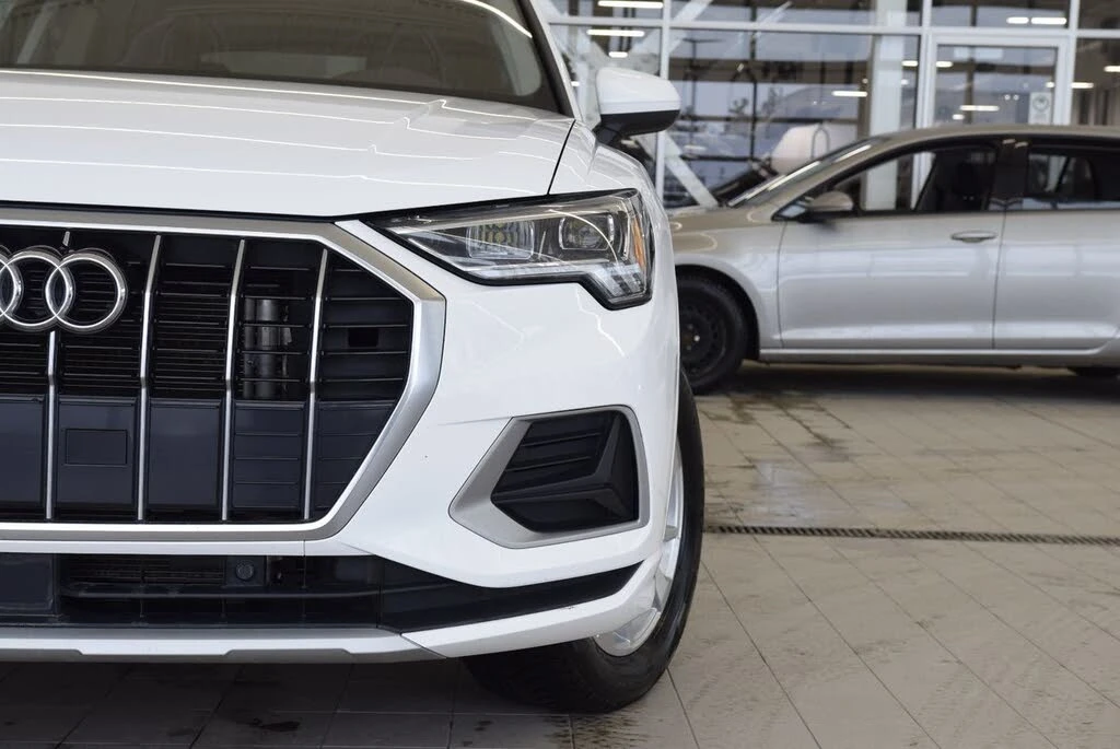 Audi Q3 Komfort 45 TFSI АвтоКредит  (ЦЕНА ДО БГ), снимка 3 - Автомобили и джипове - 53852173