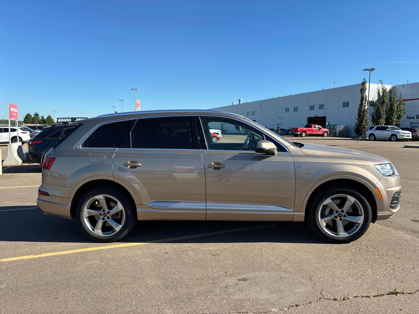 Audi Q7 * Technik * CARFAX * ОПЦИЯ ЗА ФИНАНСИРАНЕ , снимка 3 - Автомобили и джипове - 56025087