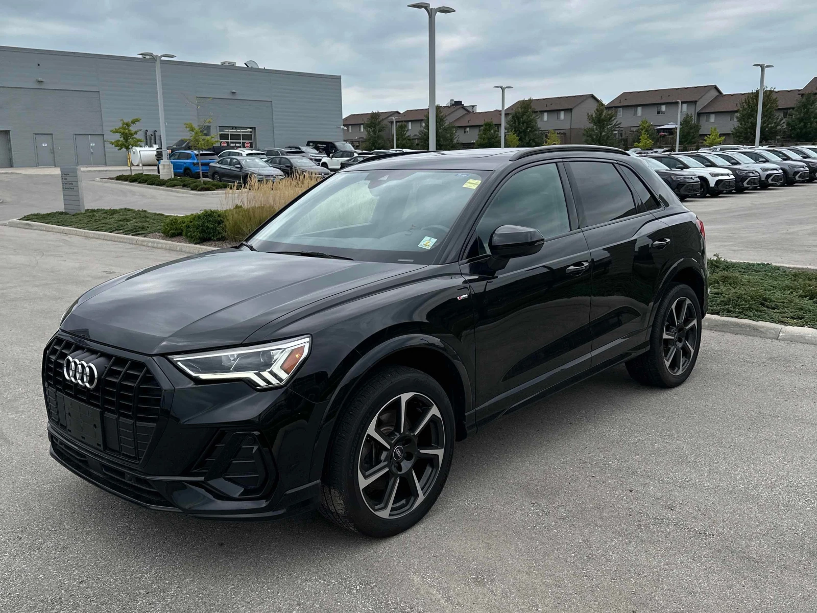 Audi Q3  Technik Black Optic / 360 / Dis / B&O / Carfax