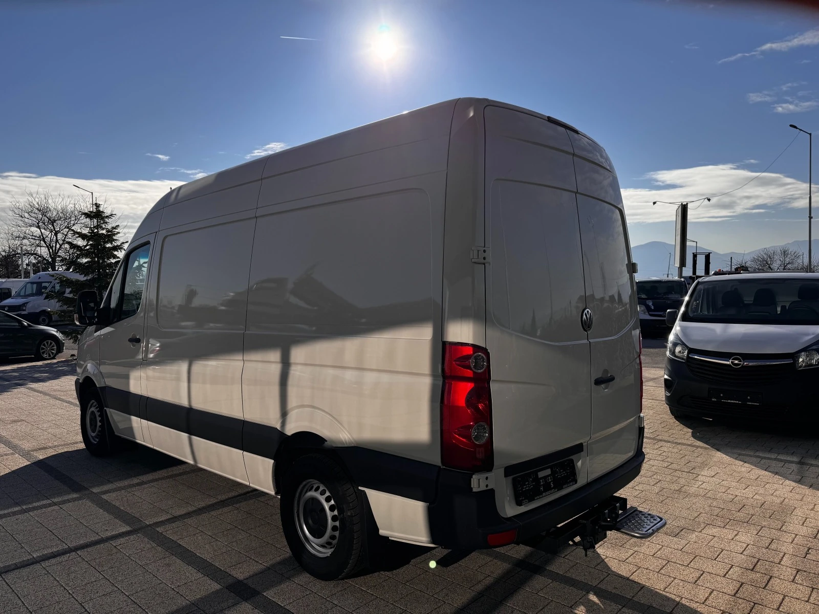 VW Crafter 2.5TDI Клима L2H2 - изображение 4