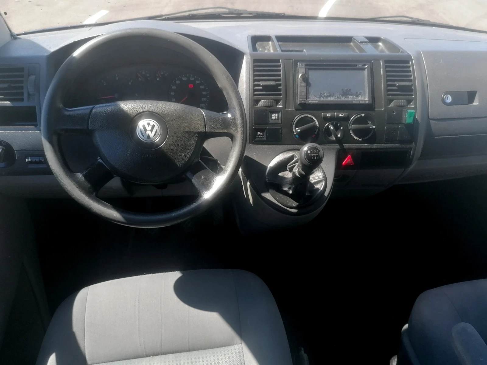 VW T5 2.5 5+ 1 места Клима Нави, снимка 10 - Бусове и автобуси - 54137675