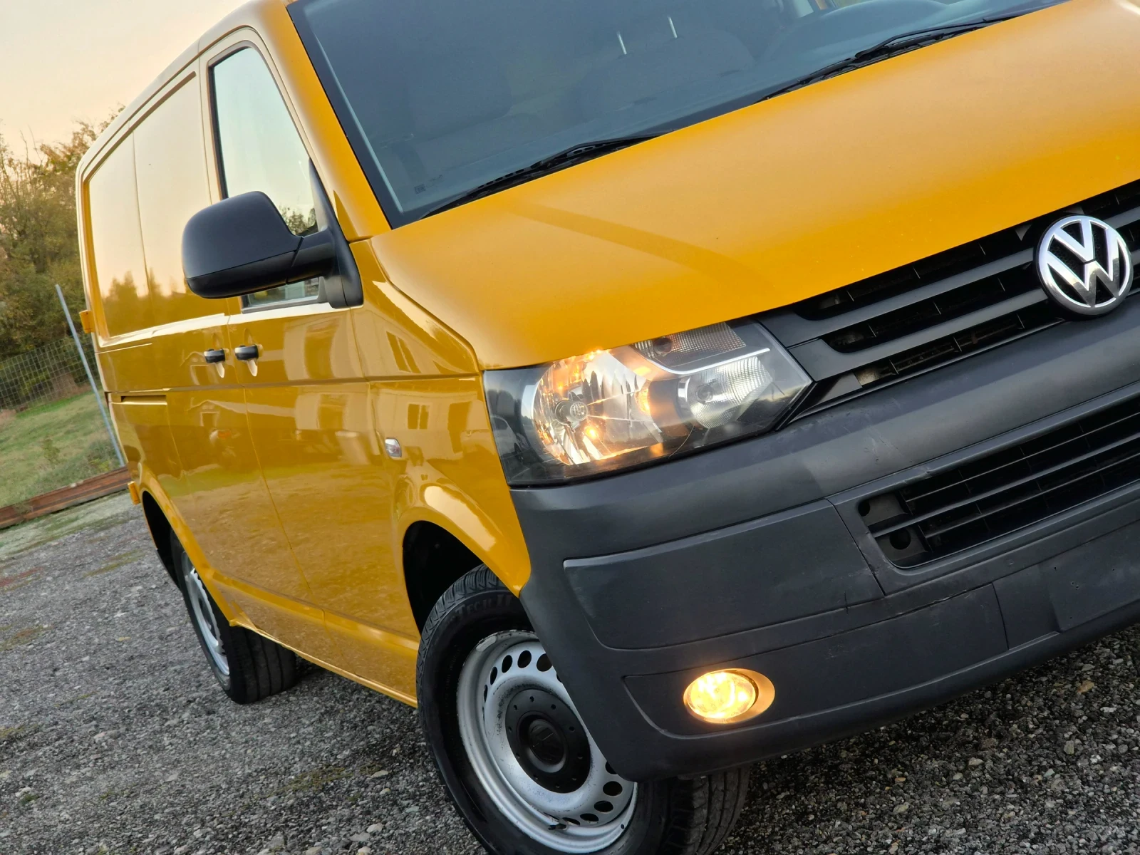 VW Transporter 2.0TDI* 140k.6скорости, снимка 6 - Бусове и автобуси - 56677527