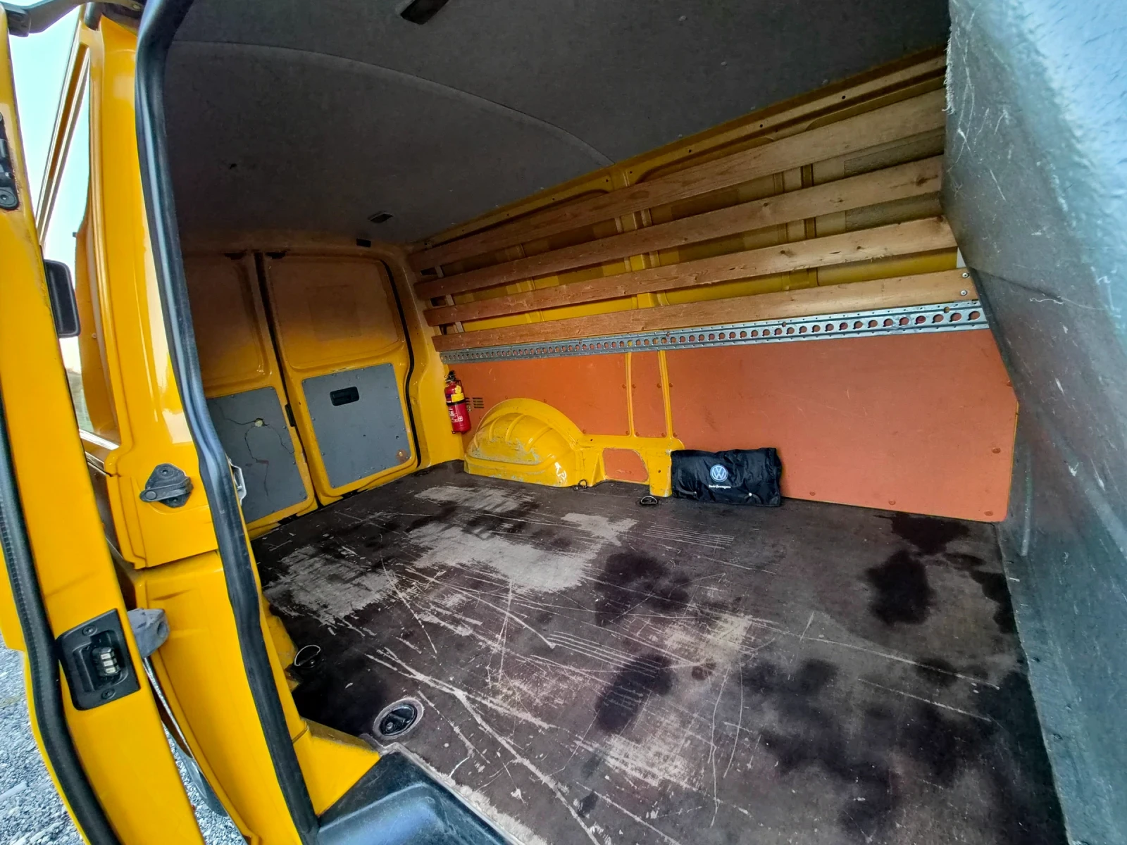 VW Transporter 2.0TDI* 140k.6скорости, снимка 9 - Бусове и автобуси - 56677527