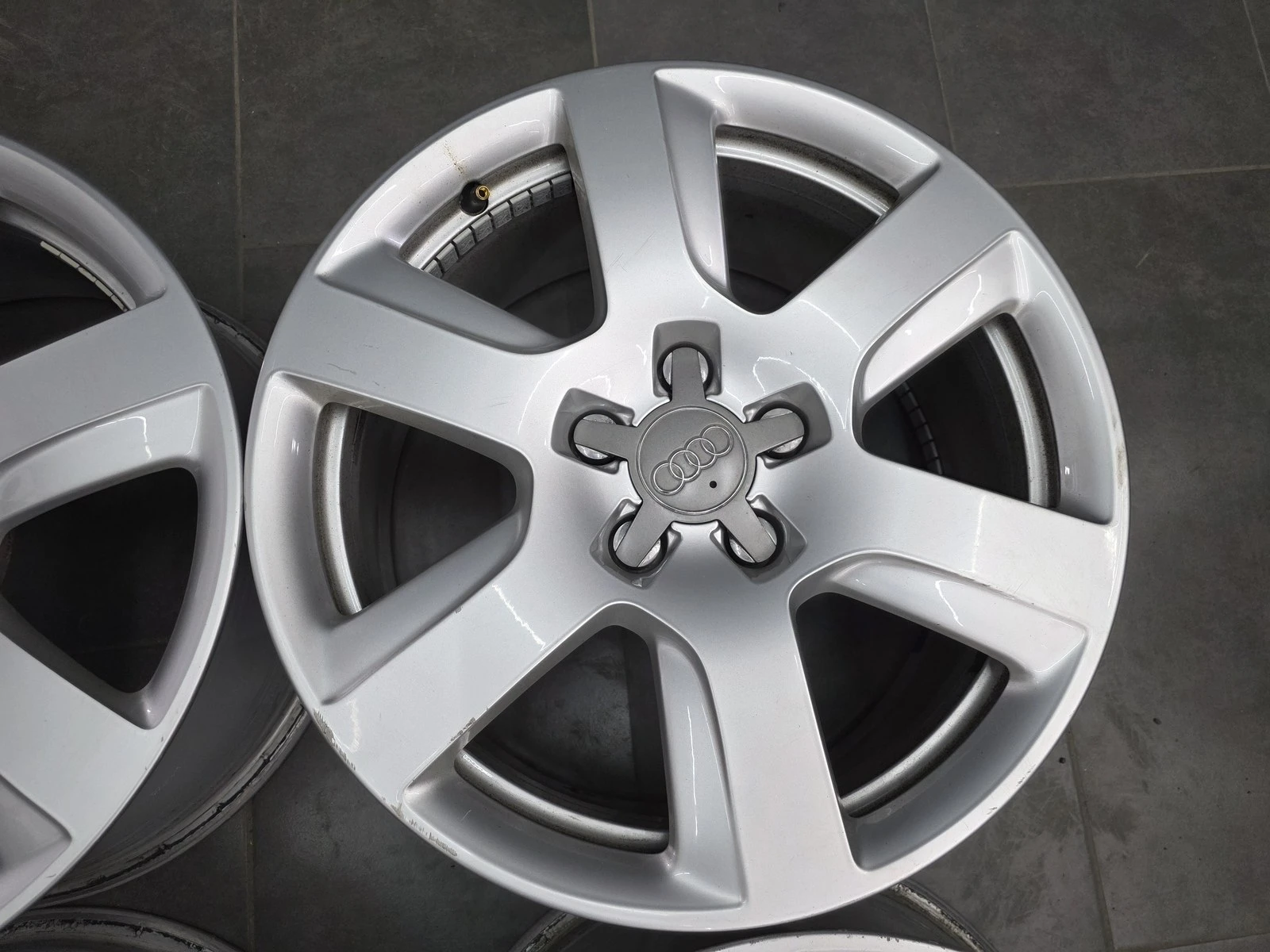 Джанти за Audi, снимка 6 - Гуми и джанти - 56719567
