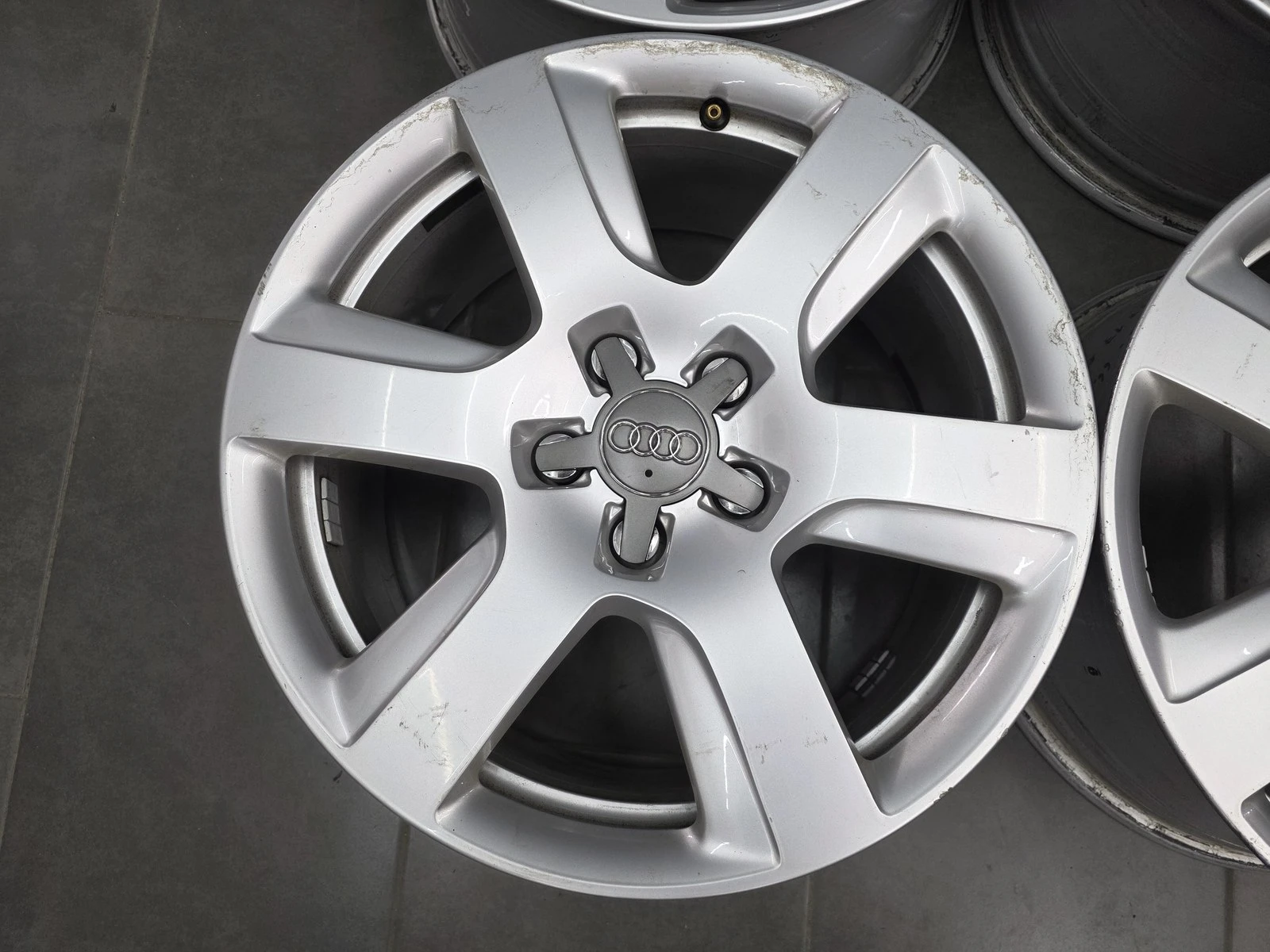 Джанти за Audi, снимка 8 - Гуми и джанти - 56719567
