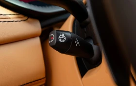 Aston Martin DBX, снимка 8