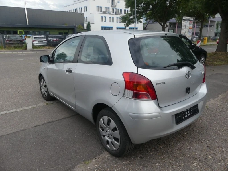 Toyota Yaris 1.3 VVT-i ГАЗ/БЕНЗИН , снимка 6 - Автомобили и джипове - 41687375