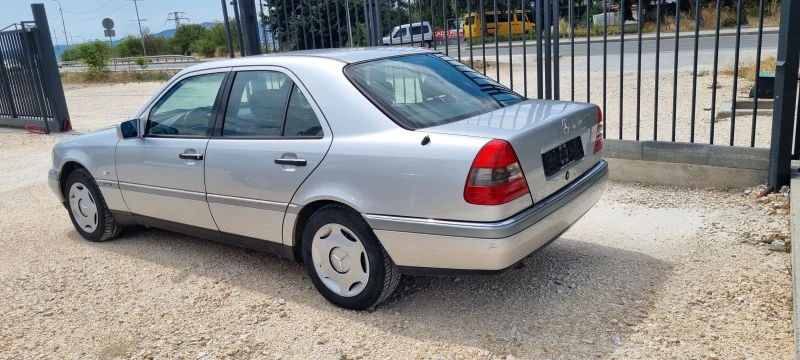 Mercedes-Benz C 180 Нов внос Топ!!!, снимка 4 - Автомобили и джипове - 46859552