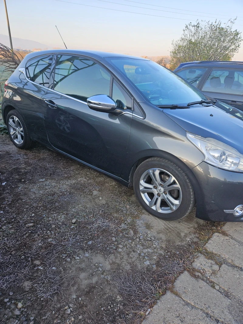 Peugeot 208, снимка 1 - Автомобили и джипове - 47899493