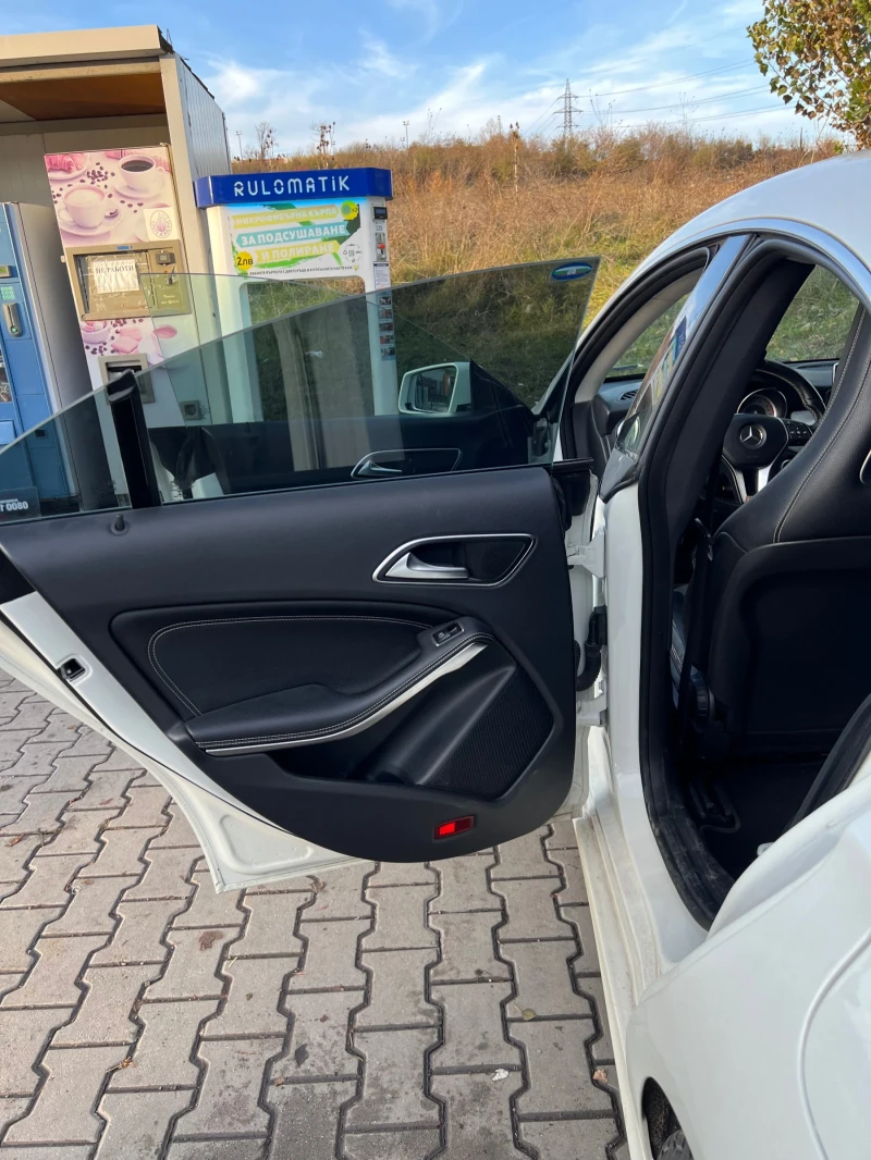 Mercedes-Benz CLA 200, снимка 11 - Автомобили и джипове - 48015690