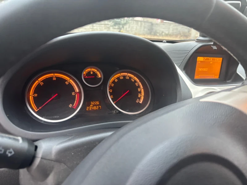 Opel Corsa, снимка 11 - Автомобили и джипове - 48273644