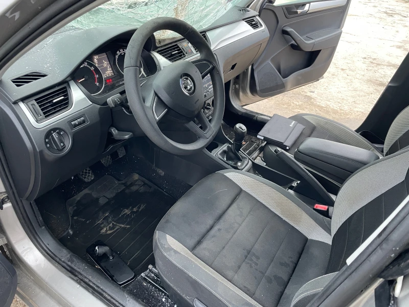 Skoda Rapid 1.0 TSI, снимка 8 - Автомобили и джипове - 49696801