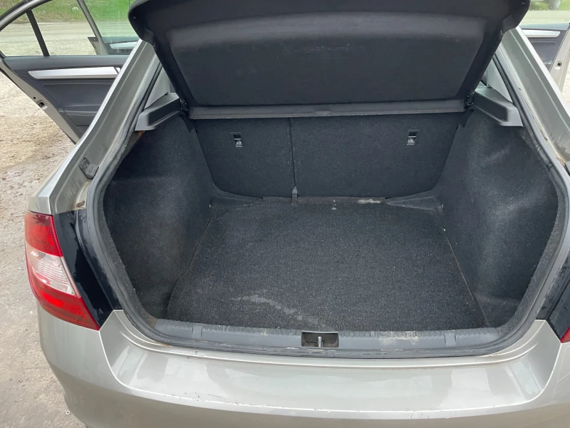 Skoda Rapid 1.0 TSI, снимка 10 - Автомобили и джипове - 49696801